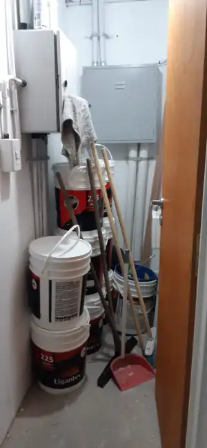 Revisión de sistema de seguridad en un estacionamiento en Melchor Romero